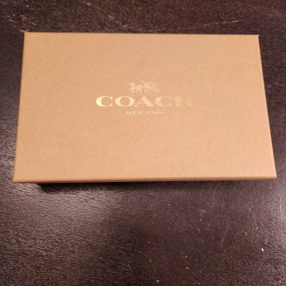 NWT Coach Wristlet White Leather Logo Design with Charms and Gift Box - Picture 3 of 5